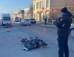Без шлема и моментальный удар головой: Страшное видео с места ДТП в Закарпатье, где погибла 16-летняя девочка