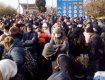 Самоизоляция? Не, не слышали: Заробитчане берут штурмом границе в Закарпатье 
