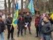 В Ужгороде протестует толпа цыган