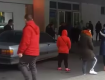 Драки, истерики и крики: Замордованные люди уже не выдерживают кошмара, который творится на КПП "Тиса" в Закарпатье 