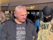 В Ужгороде возле ТЦ "Токио" силовики арестовали рэкетира: Новые кадры