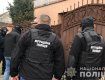 Тотальная жесть в Закарпатье: Во двор женщины ворвались избитые иностранцы, которые умоляли о помощи