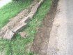 В Ужгороде меняют дорогие каменные бордюры на какое-то бетонное дерьмо