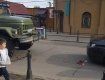 Закарпаття. Вантажівка "наздогнала" BMW у центрі міста Берегово