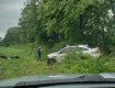 На міжнародному автобані "Чоп-Київ" іномарка, зробивши сальто-мортале, вилетіла в лісопосадку