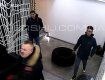 Неадекватний “громадський діяч” накинувся із кувалдою на відвідувача спортзакладу в Мукачево
