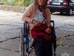Патрульные Мукачева просят помочь найти женщину на инвалидной коляске