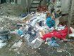 Пользователи сети с таянием снега фиксируют кучи мусора на улицах города