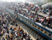 В такой "азиатской роскоши" ездят бедняки в индийских поездах