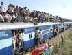 В такой "азиатской роскоши" ездят бедняки в индийских поездах