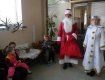 Дед Мороз и Снегурочка пришли к детям в Ужгородскую больницу