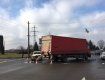 На въезде в Мукачево грузовик протаранил 6-ку