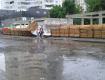Непогода повалила забор стройплощадки в Новом районе Ужгорода