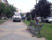 На проспекте Свободы в Ужгороде обновили скамейки