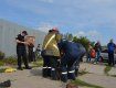 В Ужгороде спасатели вытащили из люка травмированного мужчину