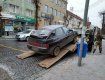 В Мукачево патрульные эвакуировали несколько автомобилей