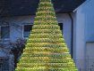 В немецком Нордхайме-на-Майне рождественскую ель собрали из 1099 пузатых винных бутылок.