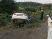 Автомобільний "дует" опинився в кюветі під містом Мукачево