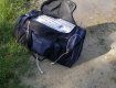 В Закарпатье пограничники нашли рядом с границей набитую контрабандным куревом спортивную сумку