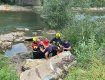 Жесткое ДТП в Закарпатье: Легковушка сделала "кульбит" с моста прямо в реку 