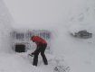 Потрясающие снимки зимних будней з горы Поп Иван опубликовали в сети