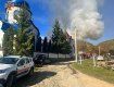 Больше трех часов тушат загоревшийся монастырь в Закарпатье