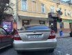 Мэр Ужгорода припарковался на пешеходном переходе