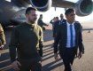 Самолет с президентом Украины на борту приземлился в аэропорту Станстед, его встречал премьер Риши Сунак
