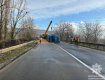 Фура с зерном, перевернувшись, заблокировала трассу "Киев - Чоп" - ДТП в Закарпатье