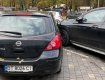 Сразу 5 авто раздолбала Mazda на парковке в Ужгороде