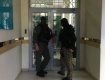 Правоохранители проводят обыски в офисе Международного инвестиционного банка Порошенко