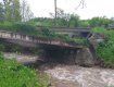 В Закарпатье из-за резкого поднятия воды Латорица разрушила мост