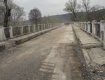 В Закарпатье отремонтировали мост, который ведет к уже отреставрированному старинному Невицкому замку