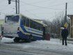 Возле Мукачево едва не столкнулись рейсовый автобус и легковушка