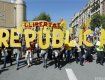 В Барселоне свыше 300 тыс. человек требовали освободить бывших каталонских лидеров