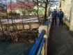 Закарпатские полицейские не дали женщине покончить с собой