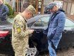 Затаившемуся в Закарпатье экс-генпрокурору Рябошапке вручили повестку в военкомат