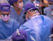 В США врачи впервые в мире сделали успешную пересадку лица и рук пациенту 