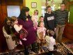 Новоселье в собственном 2-этажном доме празднует большое семейство в Закарпатье