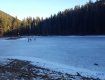 Лед сковал водные просторы "Морского глаза" в Закарпатье