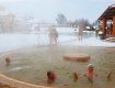 Закарпатські "моржі" на Водохреща купаються як у крижаній воді, так і ...в гарячій!