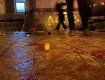 Унижение Украины : поджог таблички «Офіс президента України», разбитые двери, разрисованные стены 
