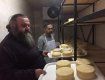 Монахи Закарпаття виробляють прямо таки королівський сир — "Монастирський"
