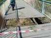 В Ужгороде невозможно перейти мост из-за огромной дыры