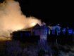В Закарпатье молния спровоцировала масштабный пожар в туристическом городке: Пострадал двухэтажный дом