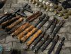 Пистолеты, гранаты и ножи: В Закарпатье накрыли канал незаконной торговли нешуточным оружием