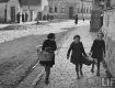 Дети из еврейских семей на улицах Мукачево, 1939