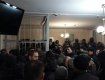 Нардепи і активісти заполонили залу суду