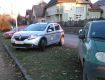 Водії авто припаркувалися прямо на газоні на Слов'янській набережній