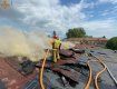Пожар гигантских масштабов в Ужгороде не удается потушить третий час 